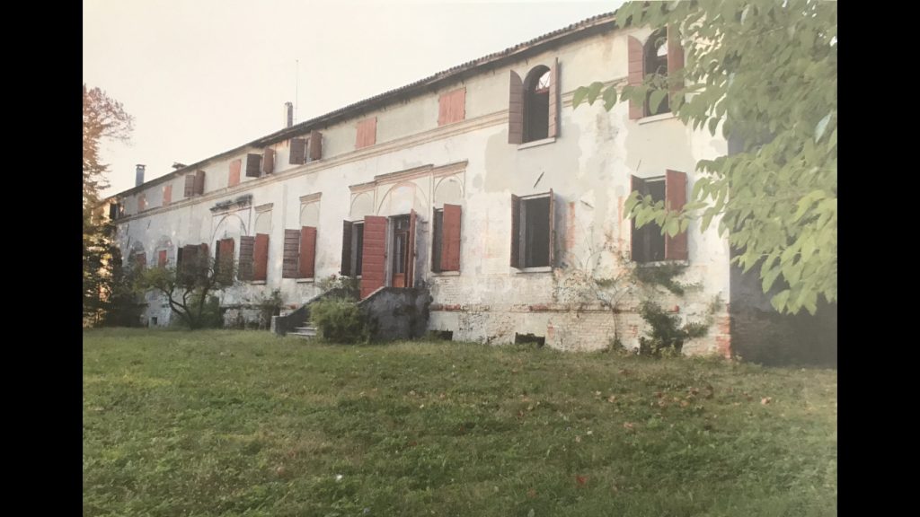 In provincia di Treviso ampia villa storica del ‘500 di 2.000 mq con 20.000 mq di parco...