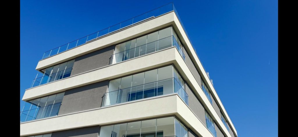 Vendesi in Belluno centro nuovo super attico con finiture di pregio con garage