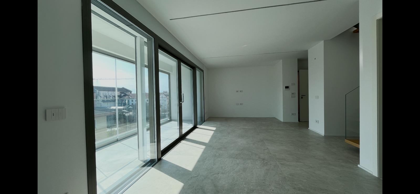 Vendesi in Belluno centro nuovo super attico con finiture ( (7)