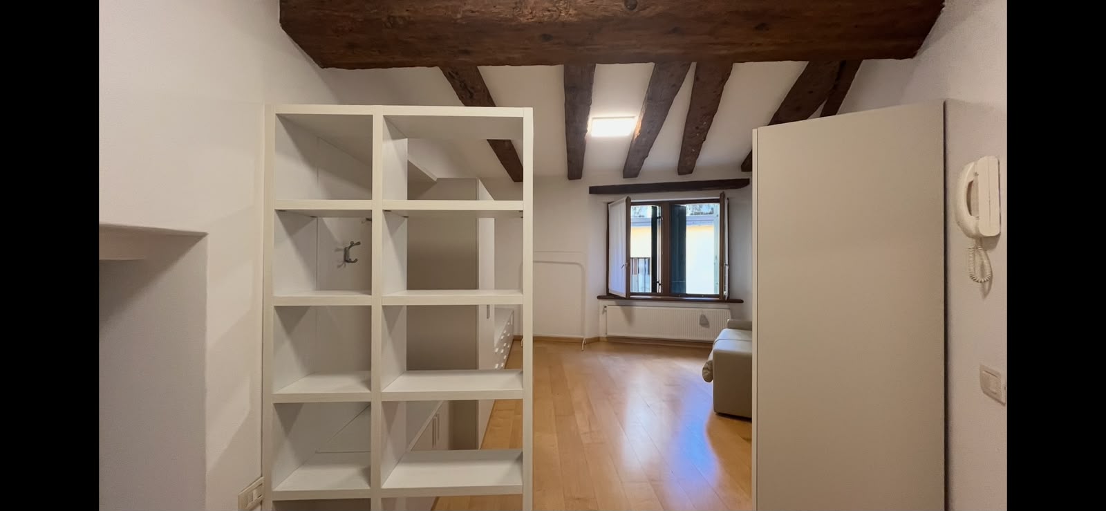 In pieno centro a Belluno, proponiamo in affitto un appartamento arredato...